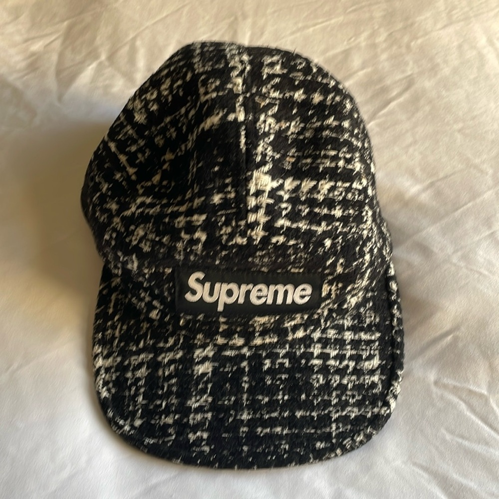 Authentic Supreme hat never worn. Was a birthday gift.